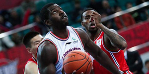 1月17日广州男篮vs青岛男篮比赛战报 尼克尔森34+10司坤3分绝杀