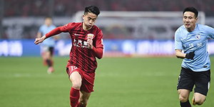 租借期为一年 上港前锋胡靖航租借加盟武汉卓尔