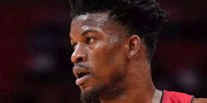 吉米-巴特勒两次关键时刻失误 未能带领队伍取胜