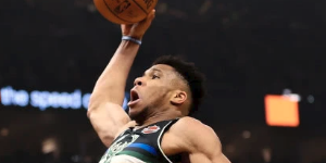 仅用35分就砍40+20+5 字母哥成为历史第一人