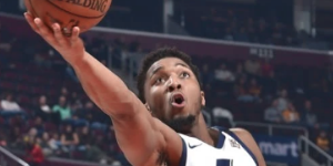 塞克斯顿空砍32分  爵士两连胜轻松取胜