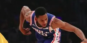 曼巴精神长存 曼巴字眼写在训练馆墙上