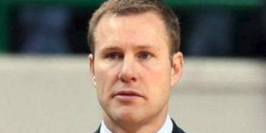 前公牛主帅今日执教 感到身体不适仍坚持