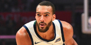 爵士队友对戈贝尔行为极其不满 队伍关系破裂