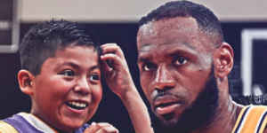 詹姆斯坚持开放公益学校 困难儿童收益