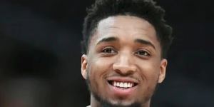 米切尔明白教育的重要性 为学生提供免费伙食