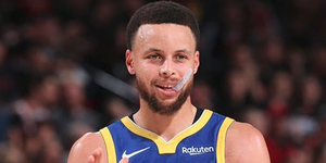 库里每天都看自己的精彩锦集 几乎一天两次