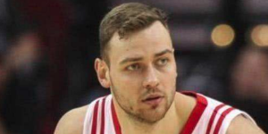 莫泰：像是逃回中国一样 一来就被隔离