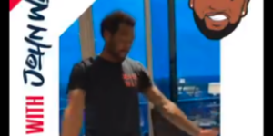 奇才球星沃尔闲的没事做 疯狂签名打发时间