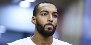 戈贝尔新冠肺炎痊愈 心情舒畅晒运动视频