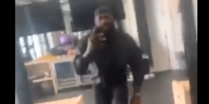 詹姆斯疫情无聊 在家训练自娱自乐