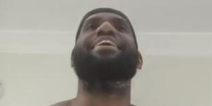 隔离耽误不了训练 詹姆斯宅家训练晒胸肌