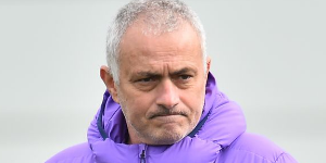 穆里尼奥和热刺球员靠太近遭警告！违反疫情规定