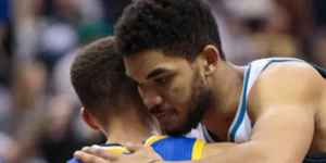 库里为因新冠去世的唐斯家人祈祷 表达不了内心的悲伤