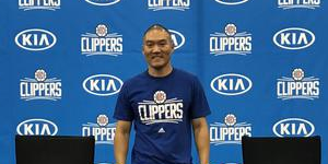 快船华裔球迷为加州捐赠物资 曾在两月份支援中国