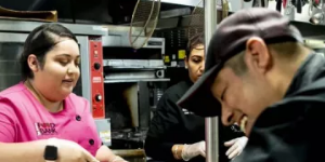 马刺将和食物银行联手为民众制作捐赠食物