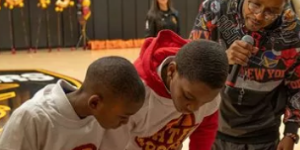 骑士和商业伙伴帮助孩子学习 效果相当不错