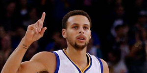 詹姆斯经理人谈论库里不会防守 连我都防不住