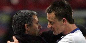 特里提到关于当时穆帅被解雇 全都哭着恳求