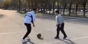 赵继伟单挑小朋友 竟被防出三不沾