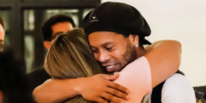 小罗称监狱人都不错 很想自己的母亲