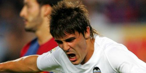 比利亚称内马尔要是回巴萨 得到的荣誉会更多