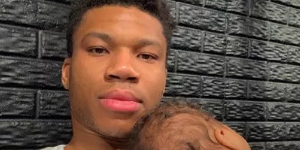 字母哥晒宝贝合照 太幸福了吧