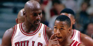 艾弗森提到对于乔丹是历史最佳 这还能有疑问？