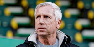 保级成功便悄然离队 走前留下了10万磅奖金