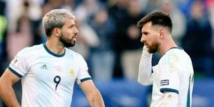 阿圭罗提到自己和梅西 当年长得有点丑