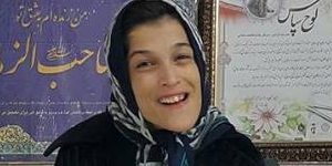 伊朗瘫痪女孩用脚画C罗 想让C罗可以看到