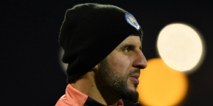 沃克给球迷们回信送衣服 为自己的所作所为道歉