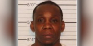 哈德森美国示威游行被捕 因非法持有枪械