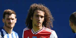 小雷称应该关注古恩多齐的足球 他不是圣人