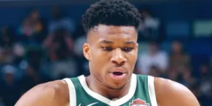 字母哥称球员们没有状态 投篮都投出界了