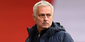 穆帅称裁判只是VAR的助手 吹罚该由裁判来决定