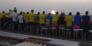 不让球迷进场看球？加的斯球迷却有一个新操作