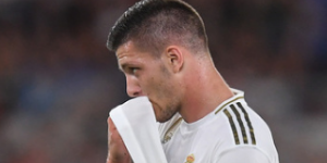 米兰想要先租球员再买 解决约维奇年薪高的问题