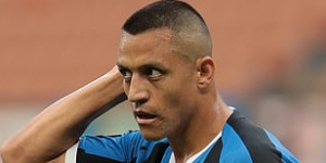 桑切斯想要回到曼联 但是年薪困扰着曼联