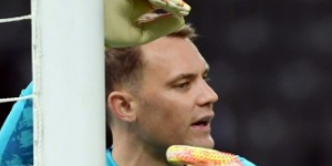 诺伊尔称即使自己不是17岁 但还是最好的门将