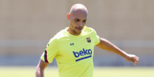 巴萨准备在今夏出售莱斯维特 或者是外租