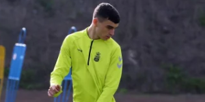 门兴主管：确实对巴萨佩德里有想法 正在努力