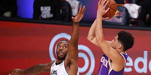 布克35+8压哨绝杀 快船不敌太阳