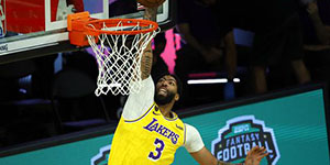 湖人双核毫无状态 末节打酱油