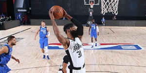 8月22日快船vs独行侠季后赛战报 东契奇不在未能胜