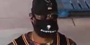 詹姆斯30+10+6带领球队 湖人赢得赛点