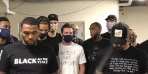 NBA雄鹿队拒绝出场比赛 因暴力执法事件