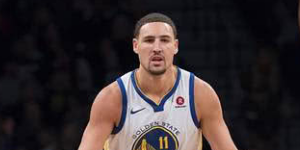 nba老板给球员下跪是怎么回事？nba老板给球员下跪的原因