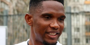 埃托奥对梅西留在巴萨表示高兴 巴萨需要更好球员