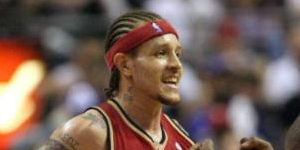 詹姆斯队友沿街乞讨是怎么回事？詹姆斯队友为什么沿街乞讨？